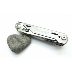 Traveller 12 Tool Multitool