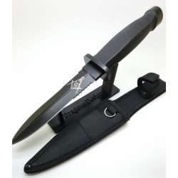 Full Metal Black Dagger